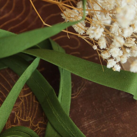 Vintage Green Seam Binding Trim: 1/2" Wide Scroll, 5 Yards - Picture 6 of 10